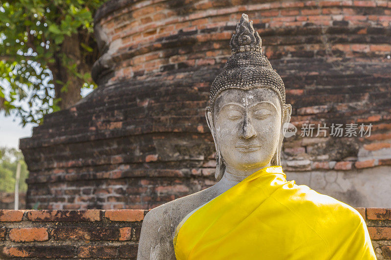 泰国著名的佛寺Yai Chaimongkol佛像